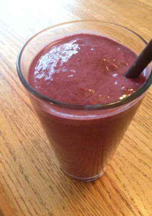 A picture of bedraggled berry blast health smoothie.