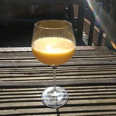 A picture of Anything goes cocktail.