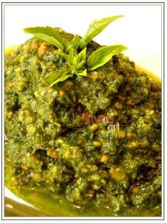 A picture of Rich Basil Pesto.