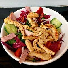 A picture of My Garlic Buttered Chicken with Ham &Salad😘.
