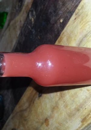 A picture of Habenero Pomegranate Hot Sauce.