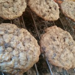 A picture of Chewy Chocolate Chip Oatmeal Cookies.