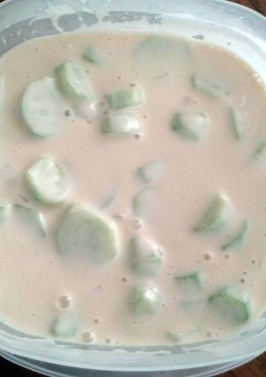 A picture of creamy cucumber.