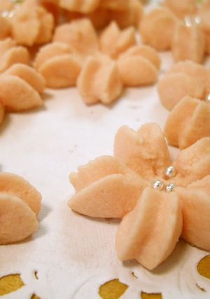 A picture of Sakura Spritz Cookies.