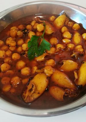 Foto principal de Calamares con garbanzos