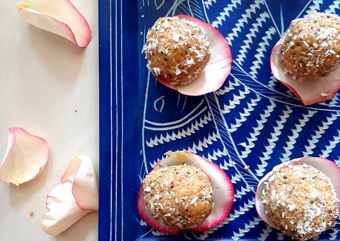 Oats lemon poppy bliss balls