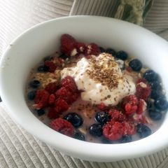 A picture of Clean Eating Oatmeal.
