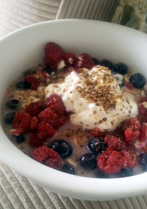 A picture of Clean Eating Oatmeal.
