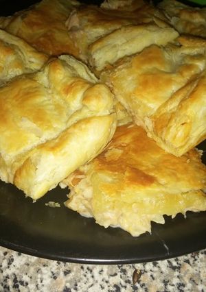 A picture of Tuna puff pastry pie.