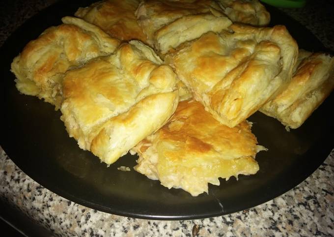 Tuna puff pastry pie