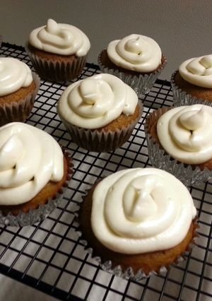 A picture of pumpkin cupcakes.