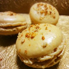 A picture of Salty Caramel Macarons.