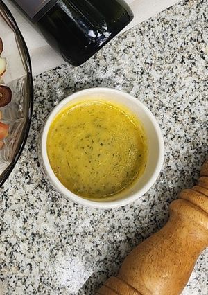 Una foto de 🥗Vinagreta de mostaza - 5 ingredientes - 5 pasos 🥗