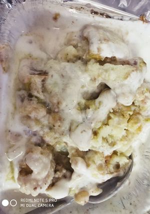A picture of Dahi bhalla.
