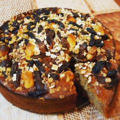 A picture of Banana Choco cake.