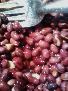 A picture of Ground nuts with honey #4weekschallenge.