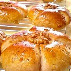 A picture of Honey Milk Walnut Bread (Whole Wheat Flour) Made in a Bread Machine.