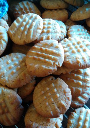 A picture of Peanut Butter Cookies.