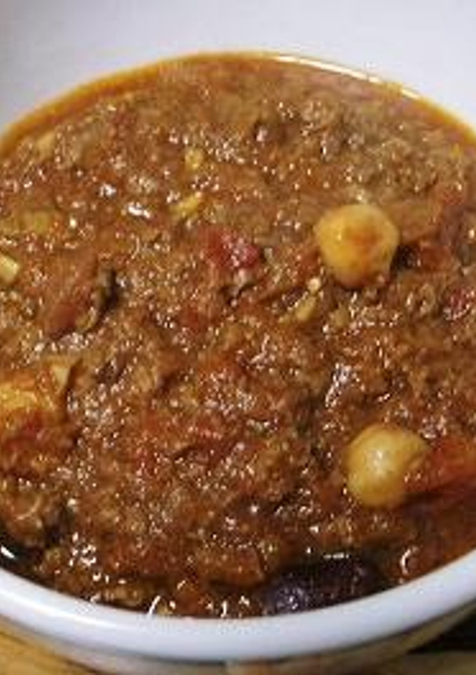 A picture of Great with Naan♪ Beef and Bean Curry.