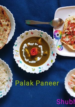 A picture of Restaurant Style Palak Paneer.