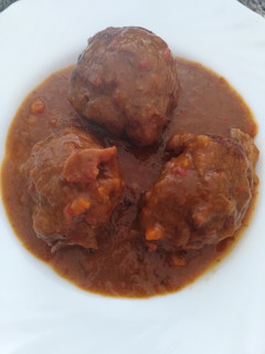 Una foto de Carrilleras de cerdo estofadas con vermut rojo