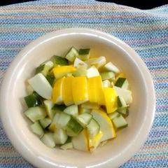 A picture of Greenhoneydew fruit bowl.