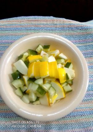 A picture of Greenhoneydew fruit bowl.