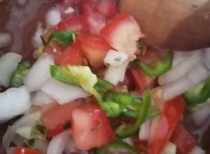 Una foto de 🇲🇽 Pico de gallo 🐓 simple /exprés