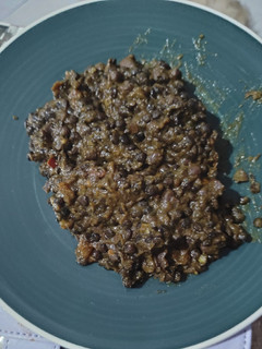 Una foto de Lentejas negras con alubias negras Dal Makhani