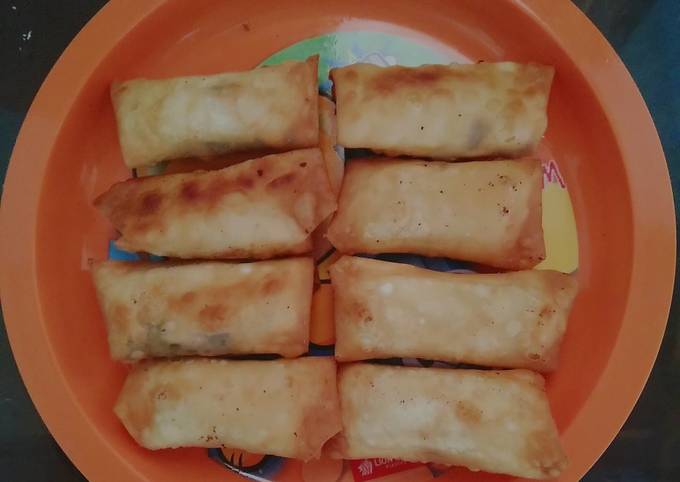 Lumpia mini isi pisang coklat