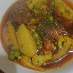 A picture of Rohu cauliflower curry.