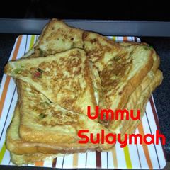 A picture of Fried sandwich bread.