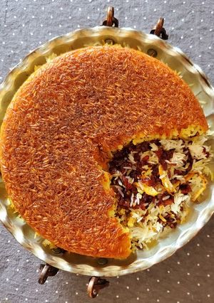 عکسی از دستور ته چین زرشک و مرغ
