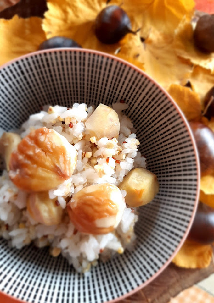 Una foto de Kuri gohan (arroz con castaña)