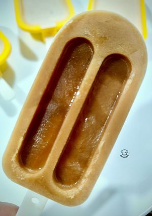 Una foto de Helado de caramelo salado y palomitas con aquafaba