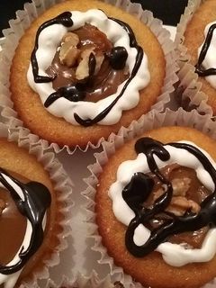 Una foto de Cupcakes de vainilla esponjosos