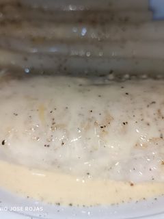 Una foto de Lomo de merluza en salsa holandesa