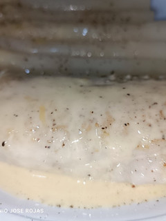 Una foto de Lomo de merluza en salsa holandesa