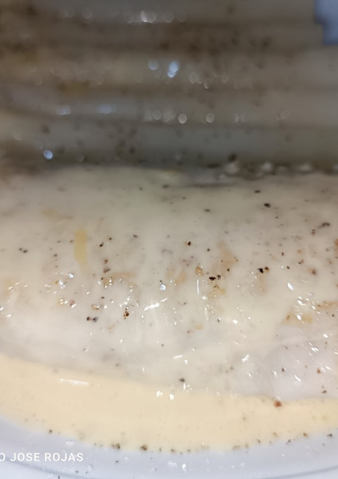 Una foto de Lomo de merluza en salsa holandesa