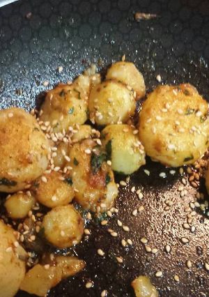 Una foto de Patatas a la sorpresa- para acompañamiento de carne o pescado