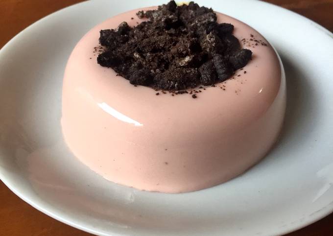 Resep Strawberry Silky Pudding With Oreo Crumbs yang Sempurna