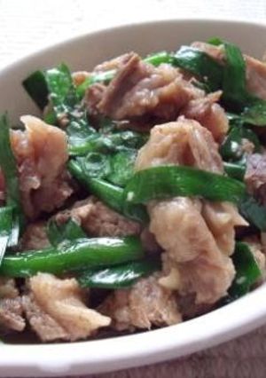 A picture of Light and Salty! Simmered Beef Tendon and Chinese Chives.