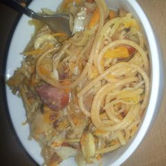A picture of Salchicha, Pasta y Repollo.