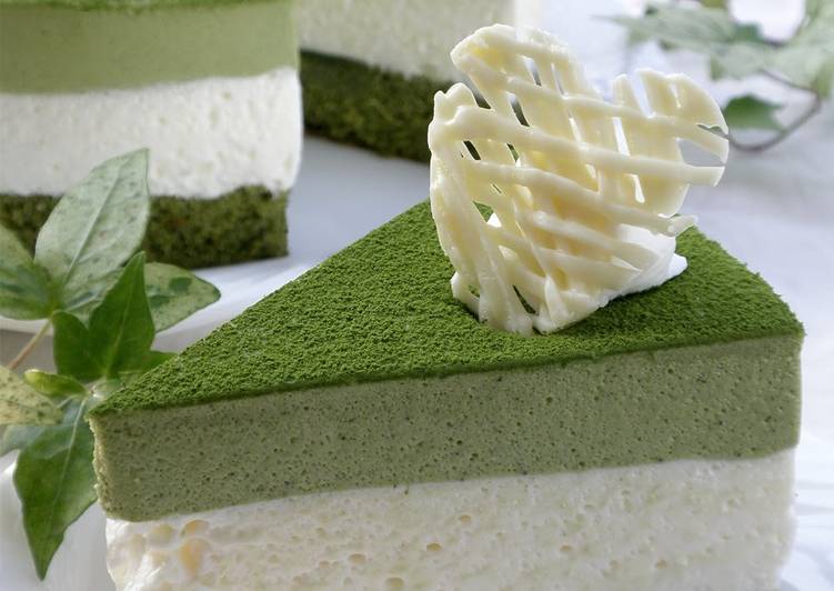 Green Tea and White Chocolate Mousse Cake