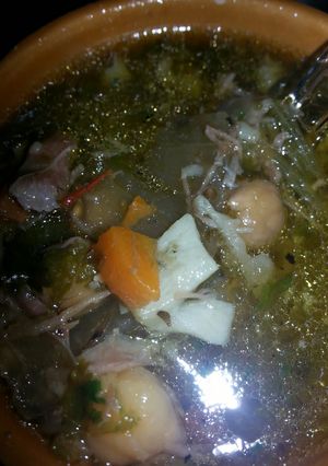 A picture of Consomé de chivo.