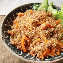 A picture of Reduced Calorie Shirataki Noodle and Pork Kinpira.
