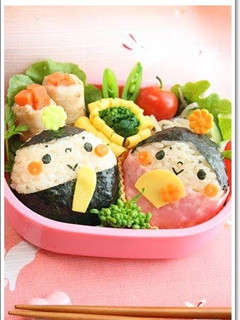 A picture of Simple Round Hina Doll Onigiri for Japanese Doll Festival.