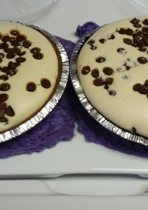 A picture of Chocolate Chip Cheesecake.