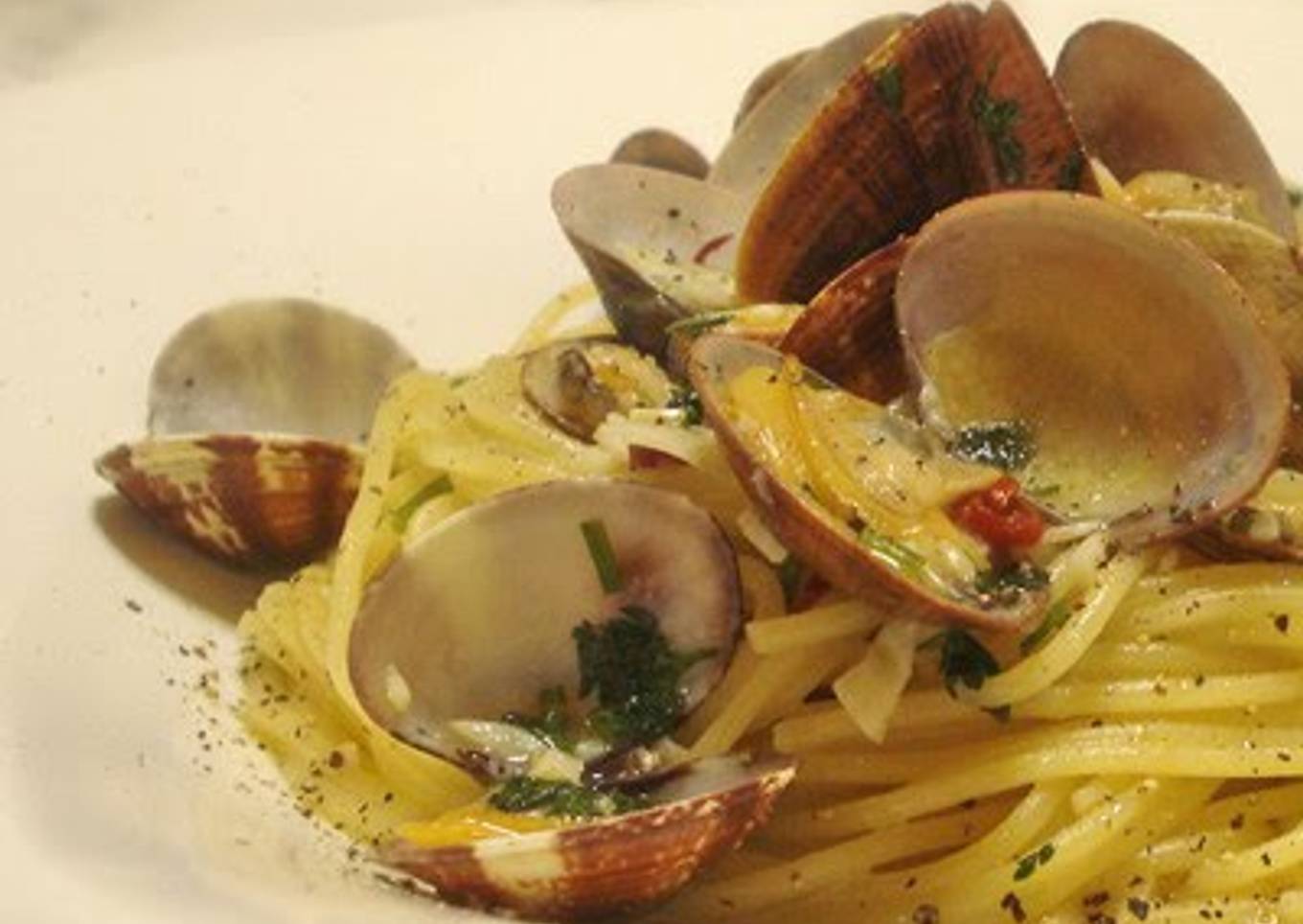 Authentic Vongole Bianco Clam Pasta
