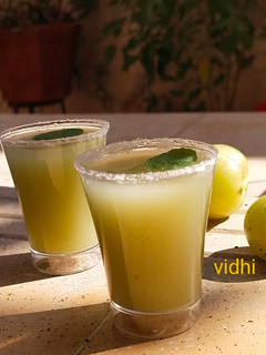 ઈમ્યૂનિટી બૂસ્ટર આમળા જ્યુસ (Amla juice recipe in gujarati) રેસીપી મુખ્ય ફોટો